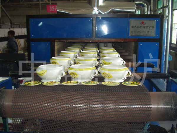 唐山红玫瑰骨质瓷有限公司34m烤花网带窑
